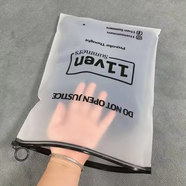 Customized Clothes Bag With Zip Lock - Polysmarts Packaging